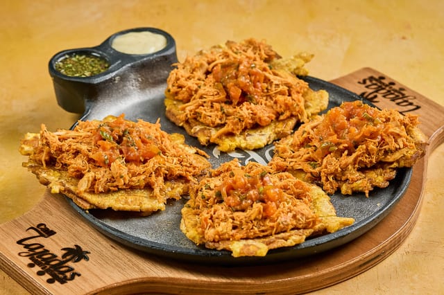 Tostones Con Pollo.