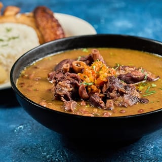 FRIJOLES CON GARRA