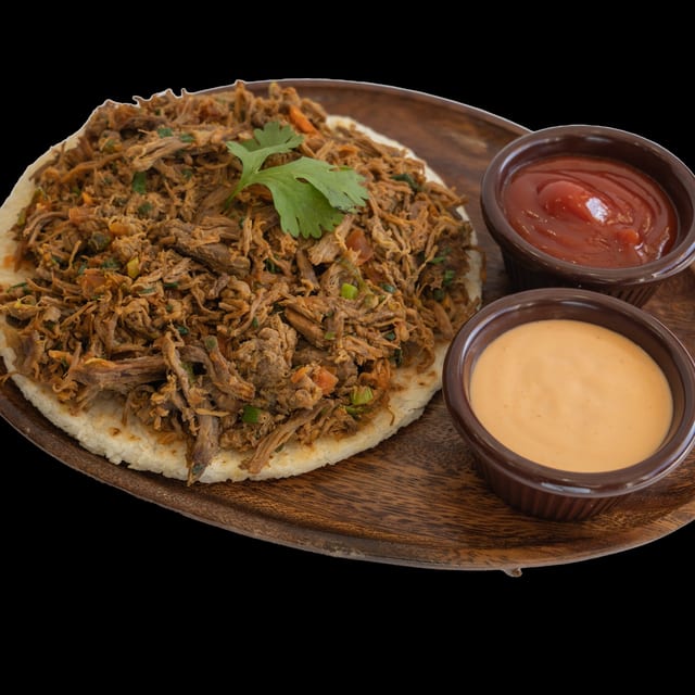 Arepa Con Carne Desmechada.