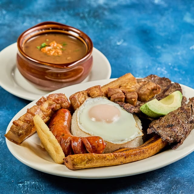 Bandeja Paisa Tradicional.