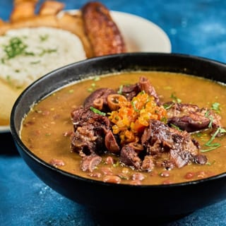 Frijoles con Garra (Cerdo)